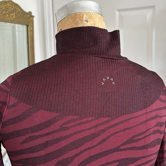 VARLEY Laurel 3/4 Zip Workout Pullover Zebra Print Size S/M - Picture 7 of 10